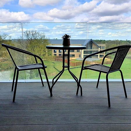 Spacious Balcony View Apt Near Nec Bhx Free Parking Sleeps 4 Hockley Heath Bilik gambar