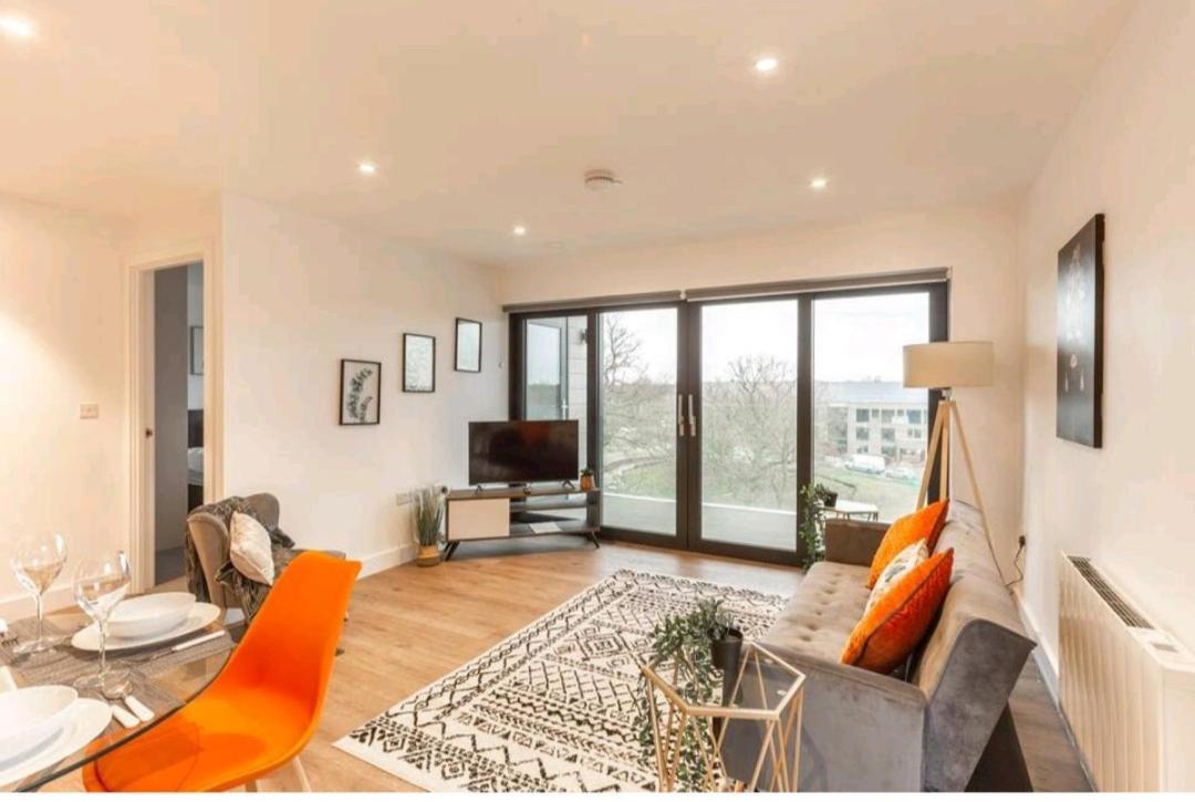 Spacious Balcony View Apt Near Nec Bhx Free Parking Sleeps 4 Hockley Heath Luaran gambar